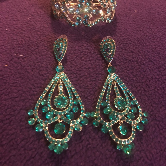 High Quality Padgett Earrings Teal - Picture 2 of 5